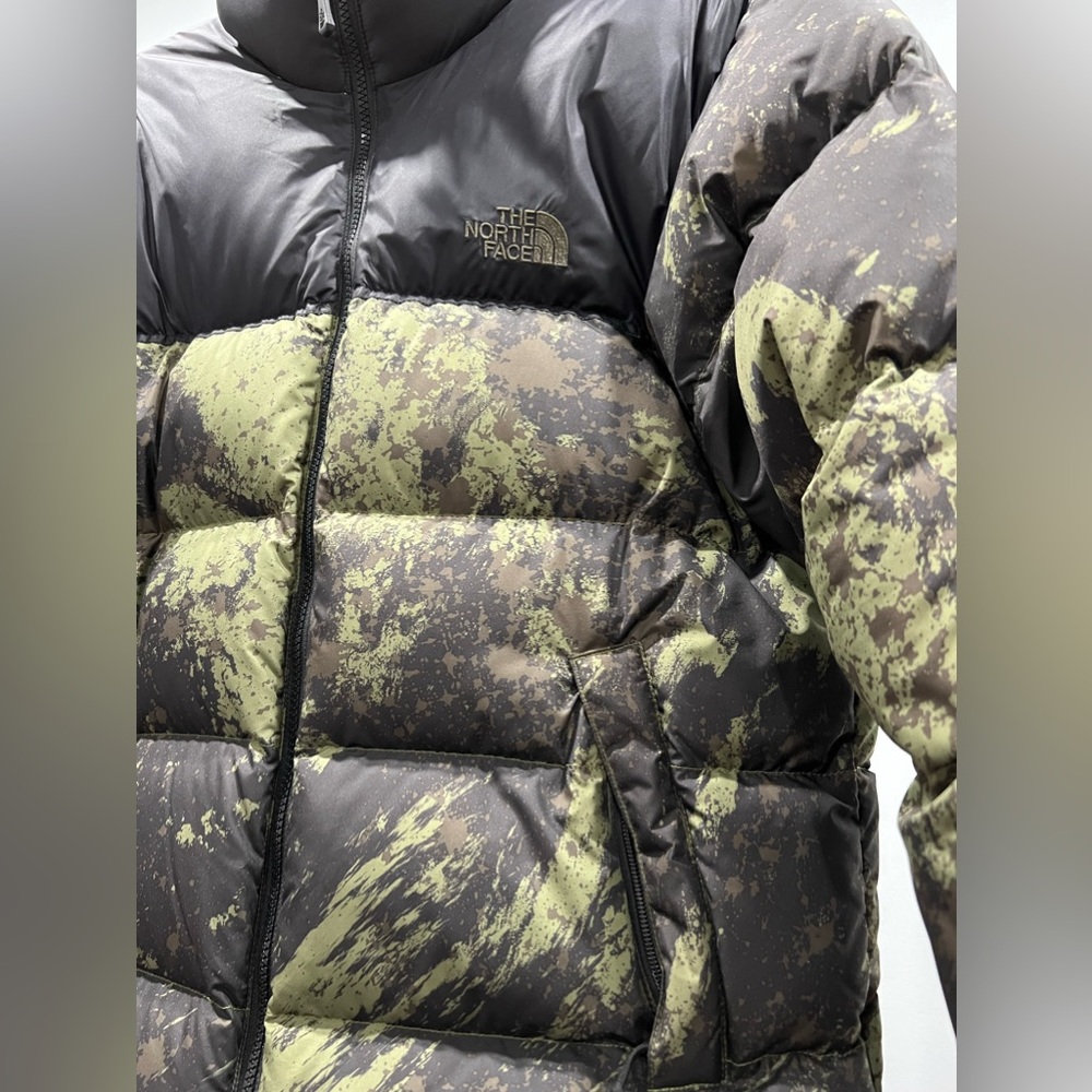 The North Face Nuptse - Picture 2 of 4